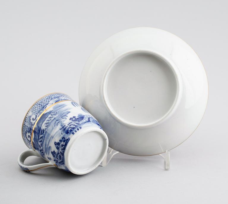 KOPPAR MED FAT, 4 st, porslin, Kina, 1700-/1800-tal.