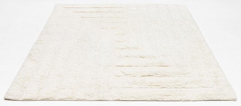 A wool carpet, "Shaggy Labyrinth" from Dusty Deco, c. 300 x 200 cm.