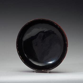 A large lacquer box with cover, Qing dynasty, with Qianlongs mark.