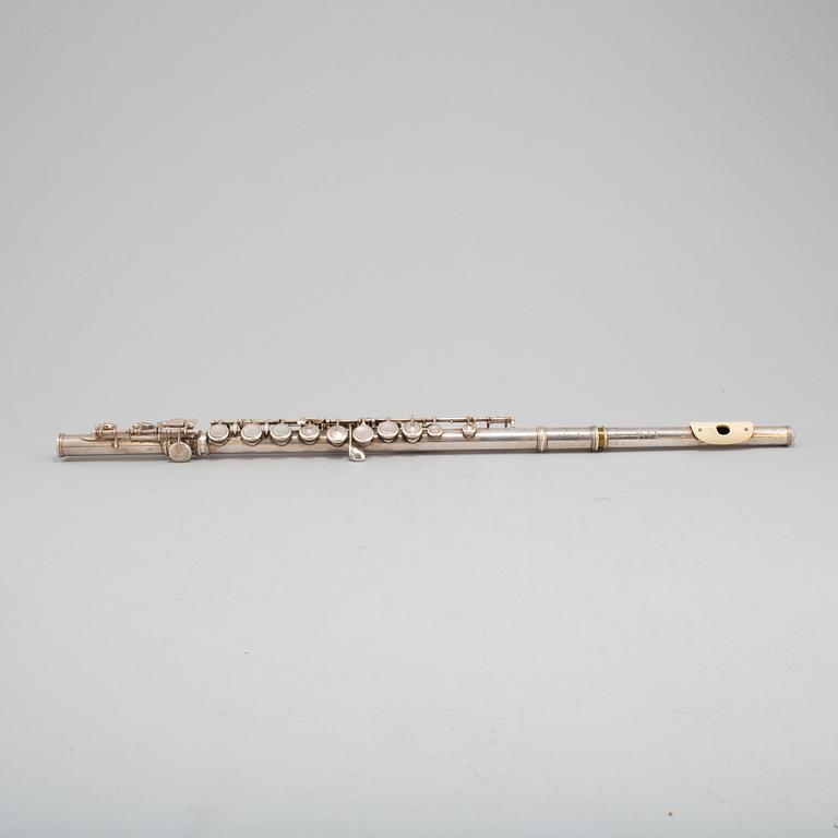 A 20th century flute, Martin Fréres, Paris.