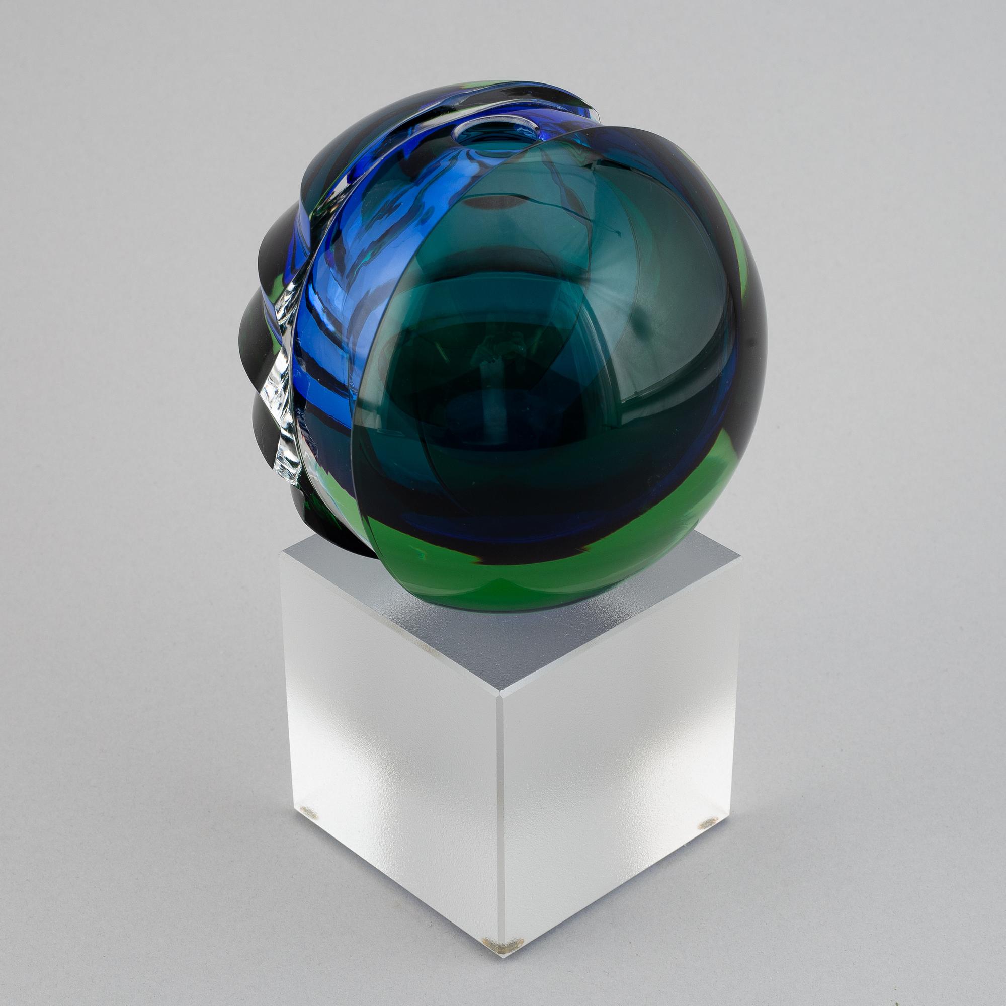 Erika Lagerbielke, skulptur, "Mer eller mindre" glas, Orrefors, signerad och numrerad 4/15.