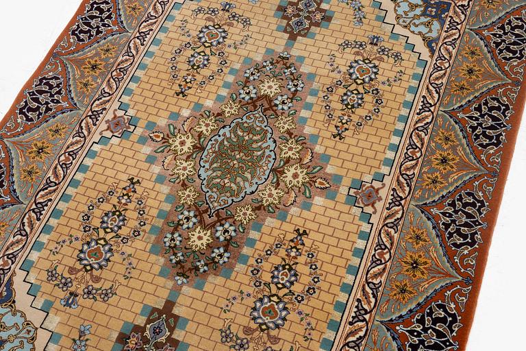 A part silk Isfahan rug, Central Persia (Iran), signed 163 x 108 cm.