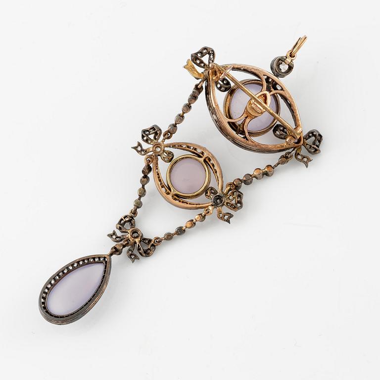 A Fabergé jewelled chalcedony and silver-topped gold brooch/pendant, August Hollming St Petersburg 1899 - 1908.