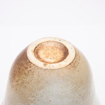 Friedl Holzer-Kjellberg, Vase, earthenware, Arabia, Finland, 1944.