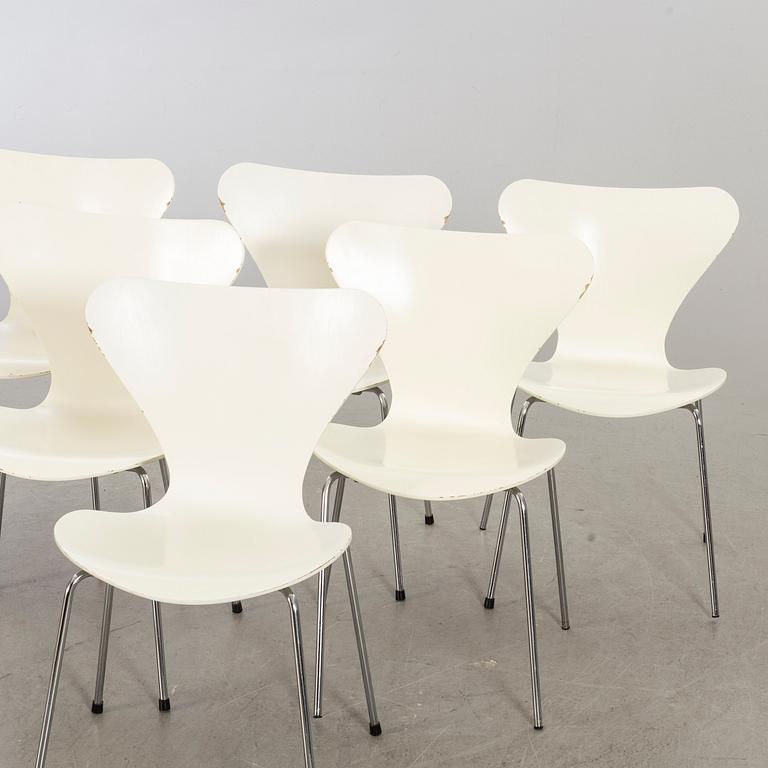 ARNE JACOBSEN, six danish "Sjuan" chairs for Fritz Hansen.