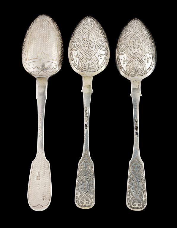 A set of 2+1 Russian 19th cent silver dessert spoon, marks of Fyedor Ivanov, Moscow 1867 and St.Petersburg 1875.