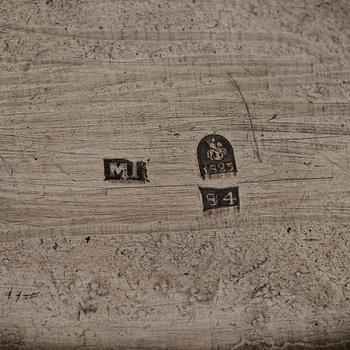 A silver teapot, maker's mark of Matvei Grechushnikov, Moscow 1823.