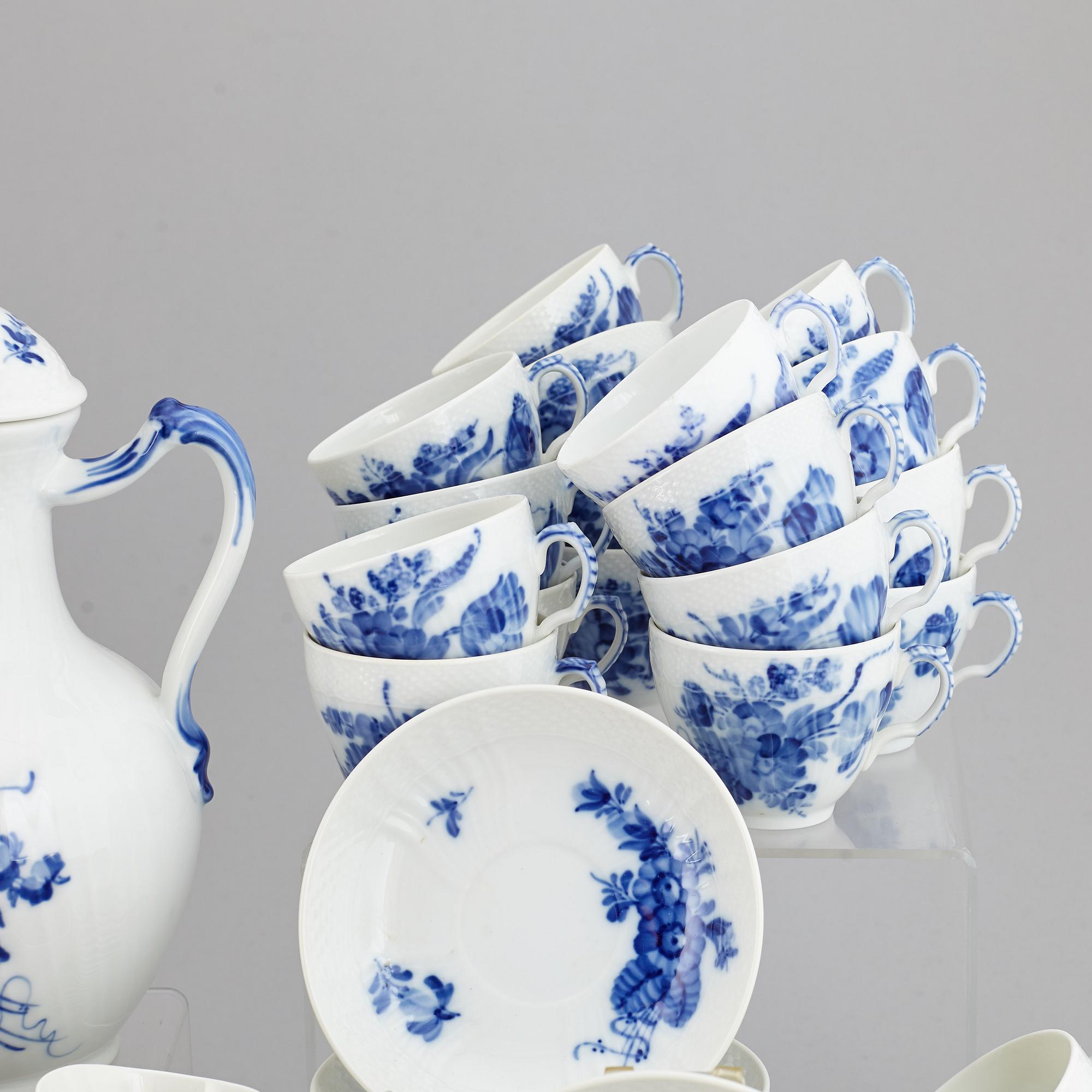 ROYAL COPENHAGEN, a 'Blå Blomst' part coffee and tea service, Denmark (62 pieces).