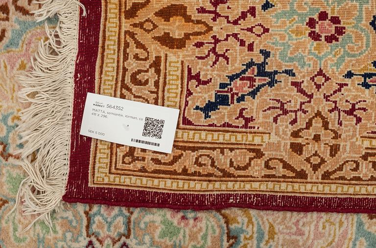 MATTA, semiantik, Kirman, ca 411 X 296.