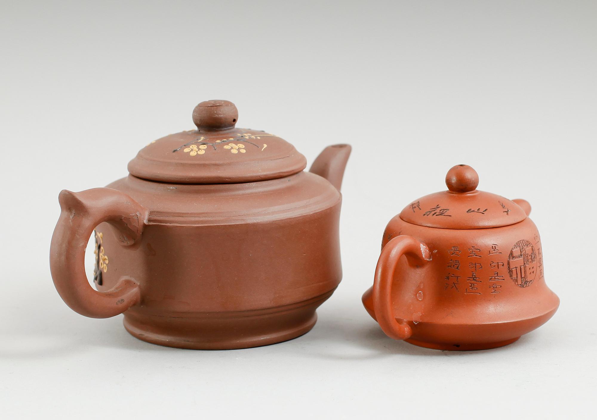TEKANNOR, 2 st, keramik, Kina, sannolikt 1900-tal.