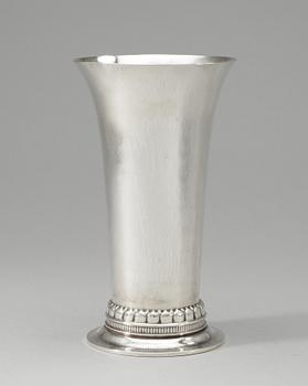 649. A Georg Jensen vase, Copenhagen 1919, 830/1000 silver, design nr 115.