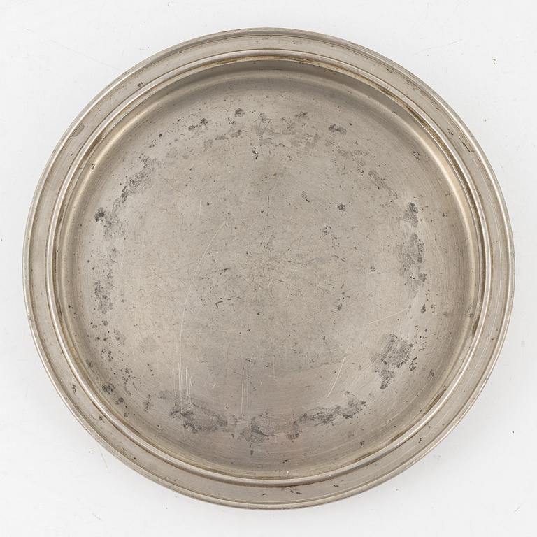 Firma Svenskt Tenn, a set of three pewter dishes, Stockholm, 1927-1930.