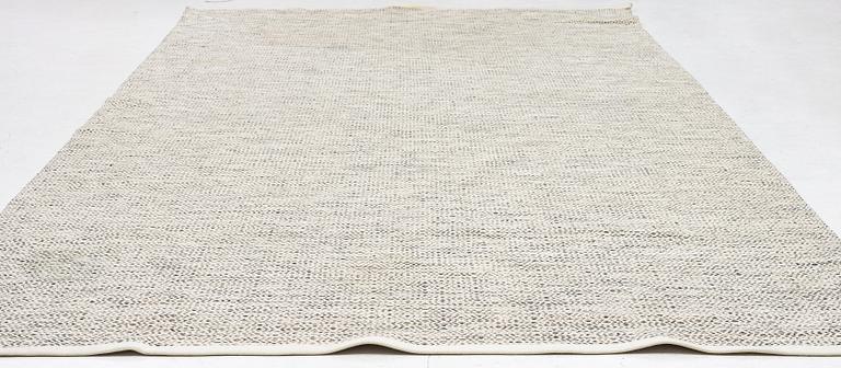 Matta, 390 x 240 cm., modern tillverkning.