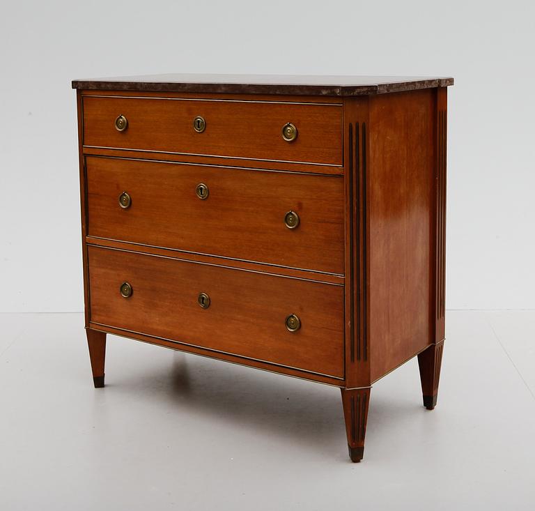 BYRÅ, gustaviansk stil, sent 1800-tal.