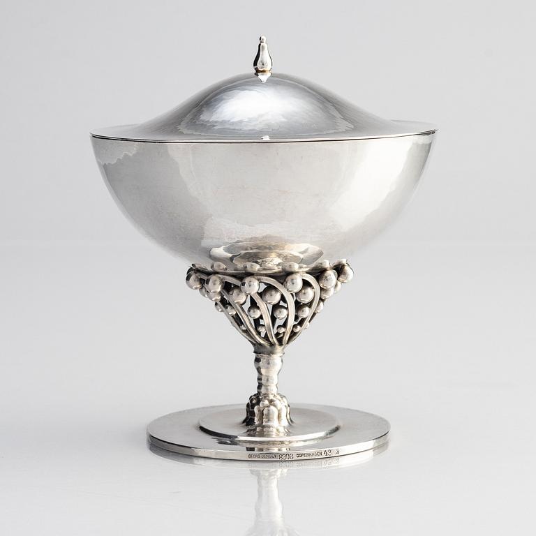 Johan Rohde, skål med lock, sterling silver, Georg Jensen, Köpenhamn 1904-14, design 43.