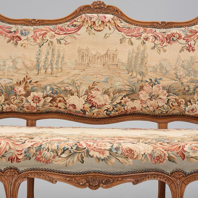 Karmstolar, sex stycken, Frankrike 1700-talets mitt, Louis XV. (Soffa 1800-tal medföljer).