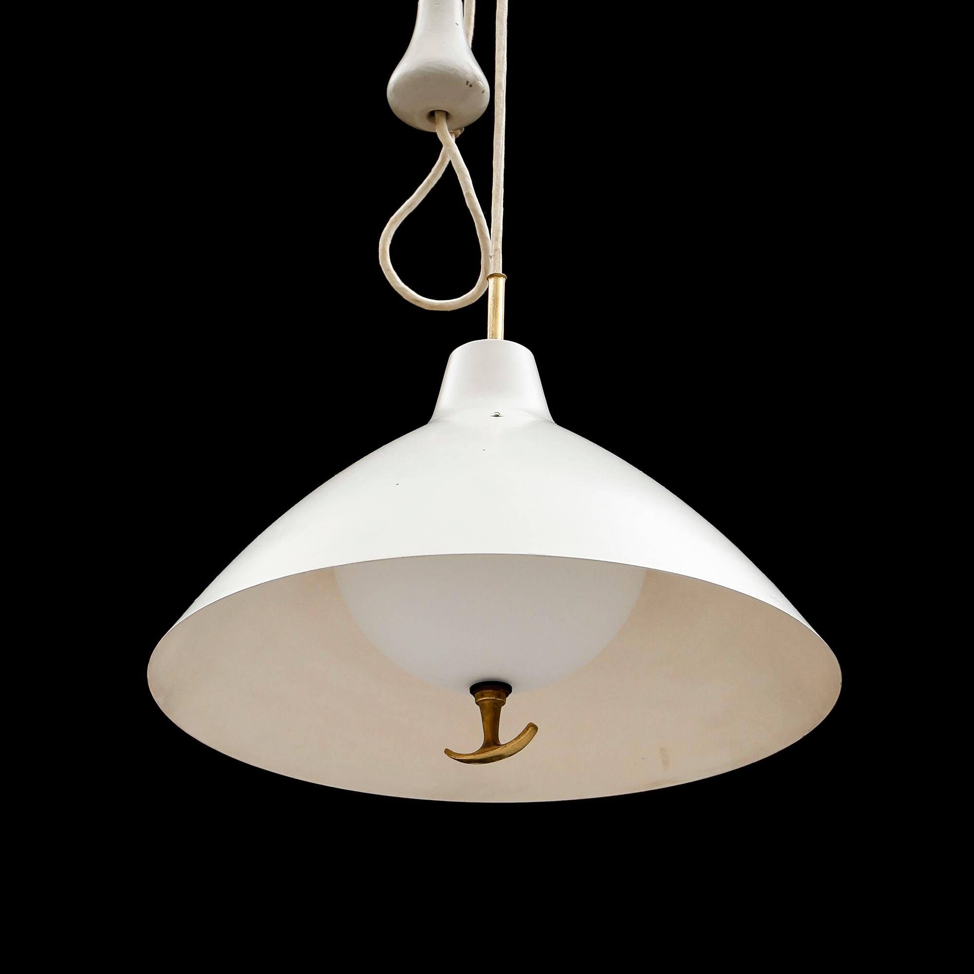 TAKLAMPA, Asea, E2140, 1900-talets första hälft. Höjd ca 26 cm.