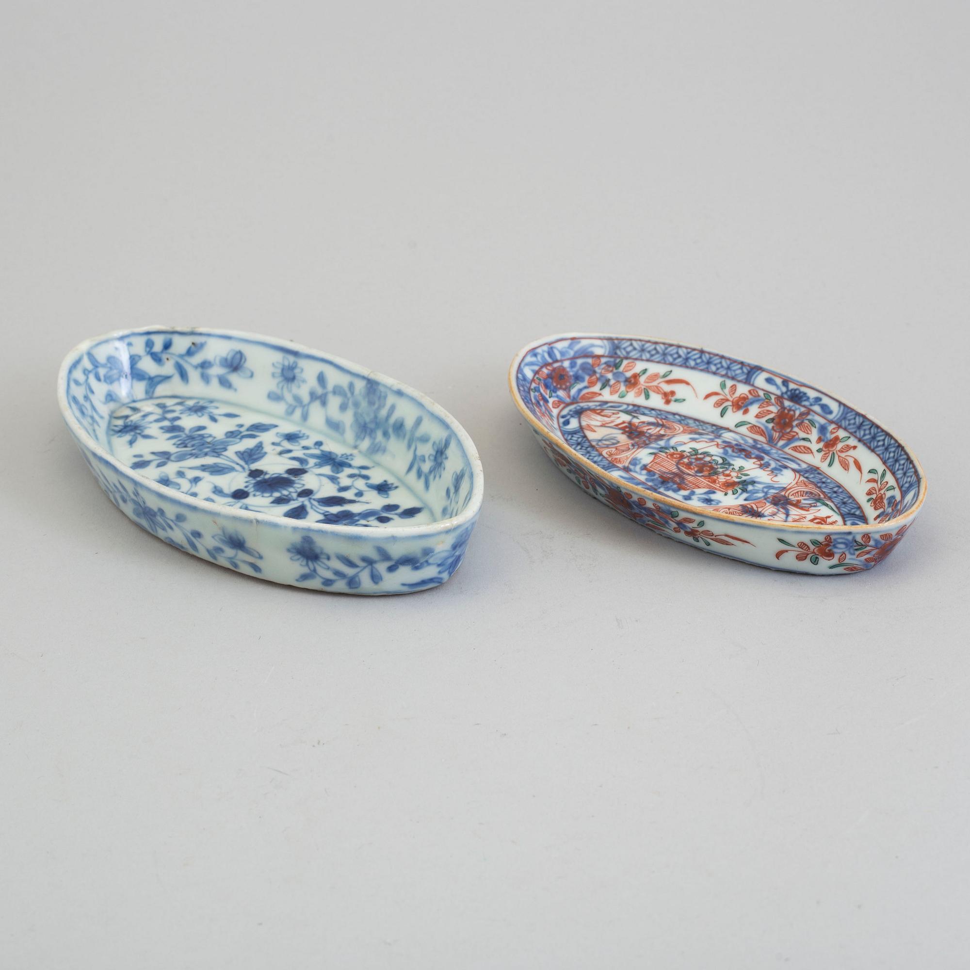 SKEDFAT, två stycken, kompaniporslin. Qingdynastin, Qianlong (1736-95).