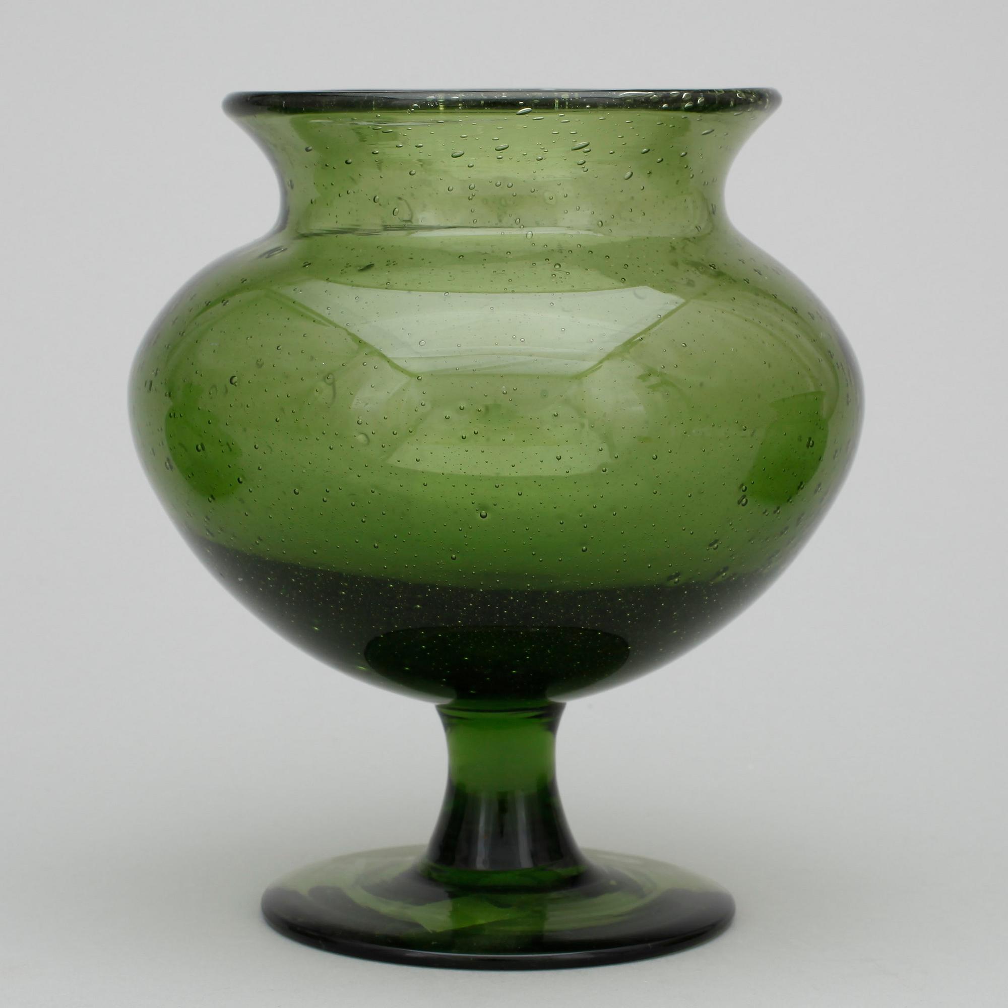 VASER, glas, 3 st. Erik Höglund, 1900-talets andra hälft.