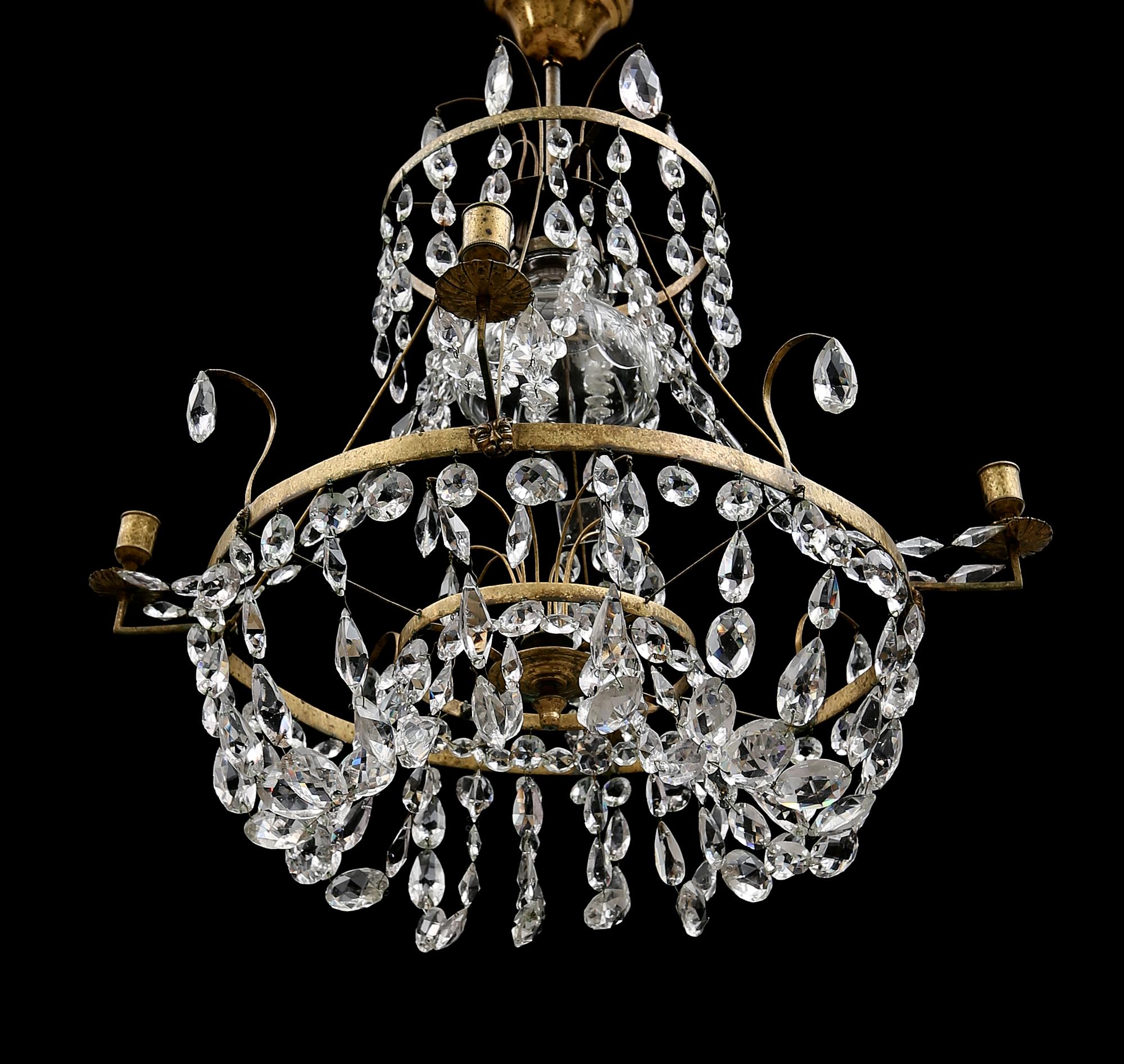 LJUSKRONA, gustaviansk, 1700-talets andra hälft. Höjd 60 cm.