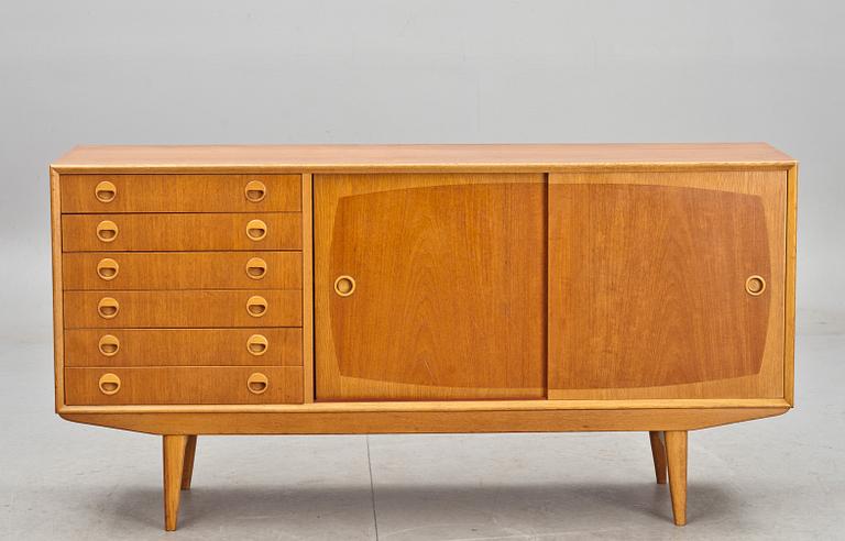 SIDEBOARD, 1900-talets mitt/andra hälft.