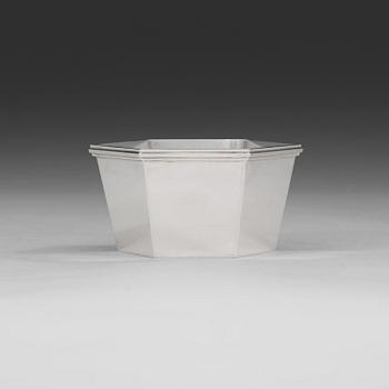 A Swedish 20th century silver sugar-bowl, marks of Wiwen Nilsson, Lund 1960.