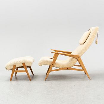 A 'Siesta' lounge chair and foot stool from JIO-möbler, 1960's.
