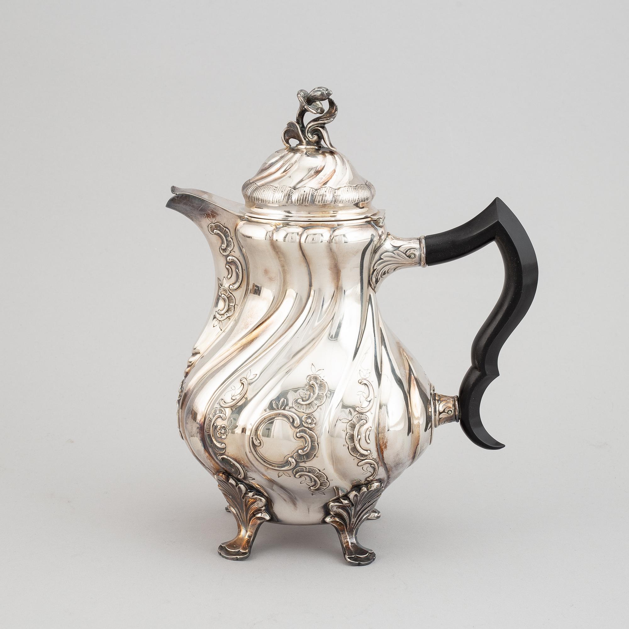 A silver coffee pot by CG Hallberg, Stockholm 1954.