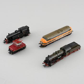 Four digital HO locomotives by Märklin, model nr. 37477, 37134, 37668 and 37551.