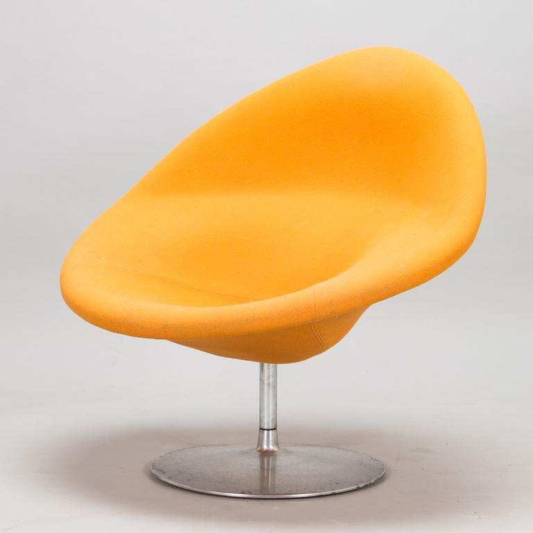 Pierre Paulin, a 'Globe' lounge chair, Artifort.