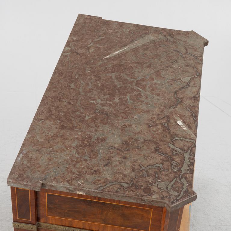Chest of drawers, Gustavian style, early 20th century.