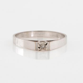 Ring in 18K white gold with a single-cut diamond.