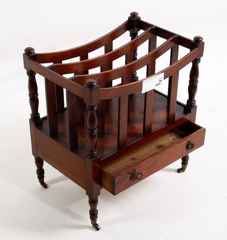 TIDNINGSSTÄLL, England, 1900-talets första hälft.