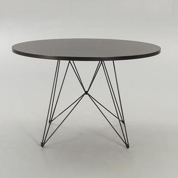 Andreis & Hiroko van Onck, table, "Tavolo Xz3" for Magis.