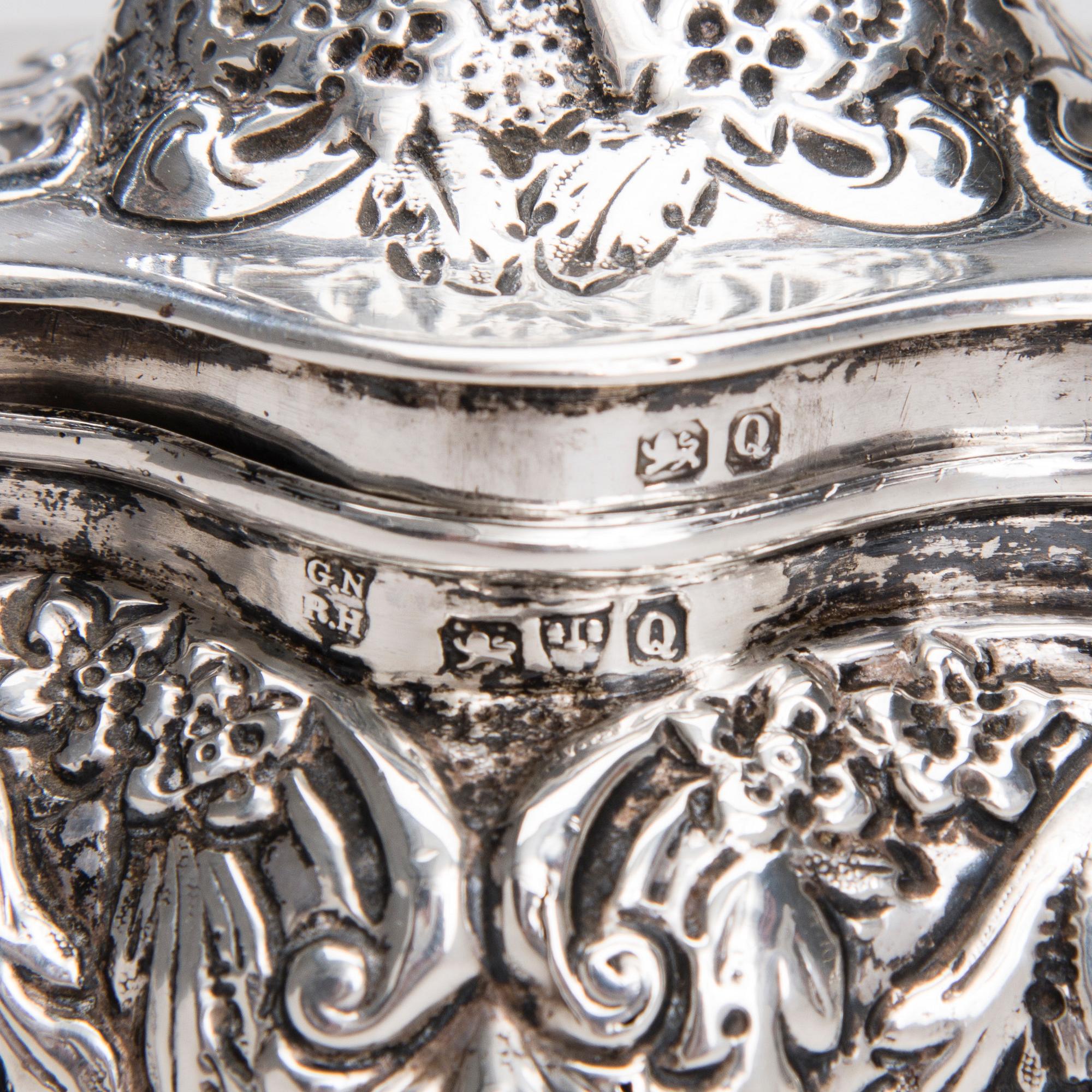 SOCKERSKÅL, silver, Nathan & Hayes, Chester, England 1899. Vikt 168 g.