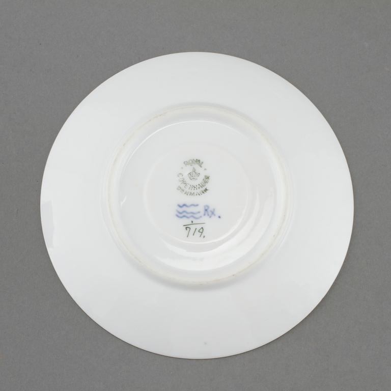 SERVISDELAR, 27 st, porslin, "Musselmalet", Royal Copenhagen, Danmark, 1900-talets andra hälft.