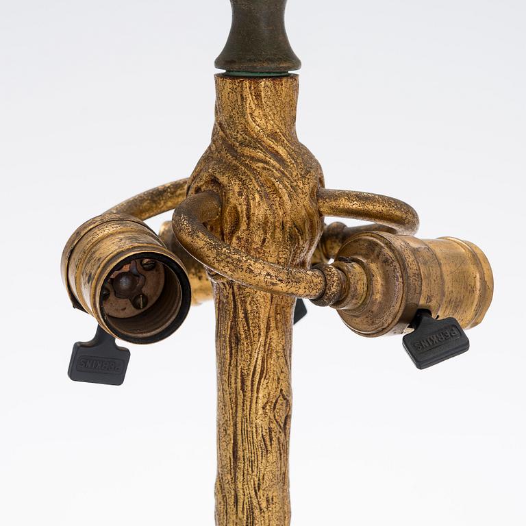 Tiffany Studios, a 'Dragonfly and Pony base' table lamp, New York around 1900.