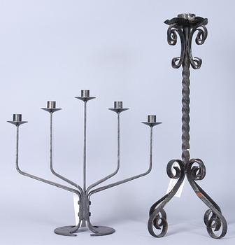 KANDELABER samt LJUSSTAKE, gjutjärn, 1900-tal.