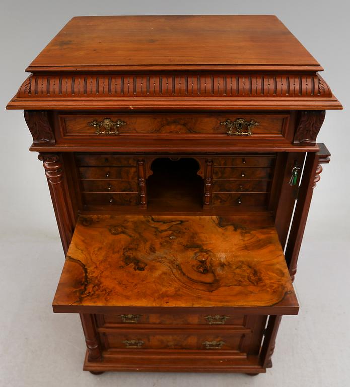 CHIFFONJÉ, sent 1800-tal/tidigt 1900-tal.