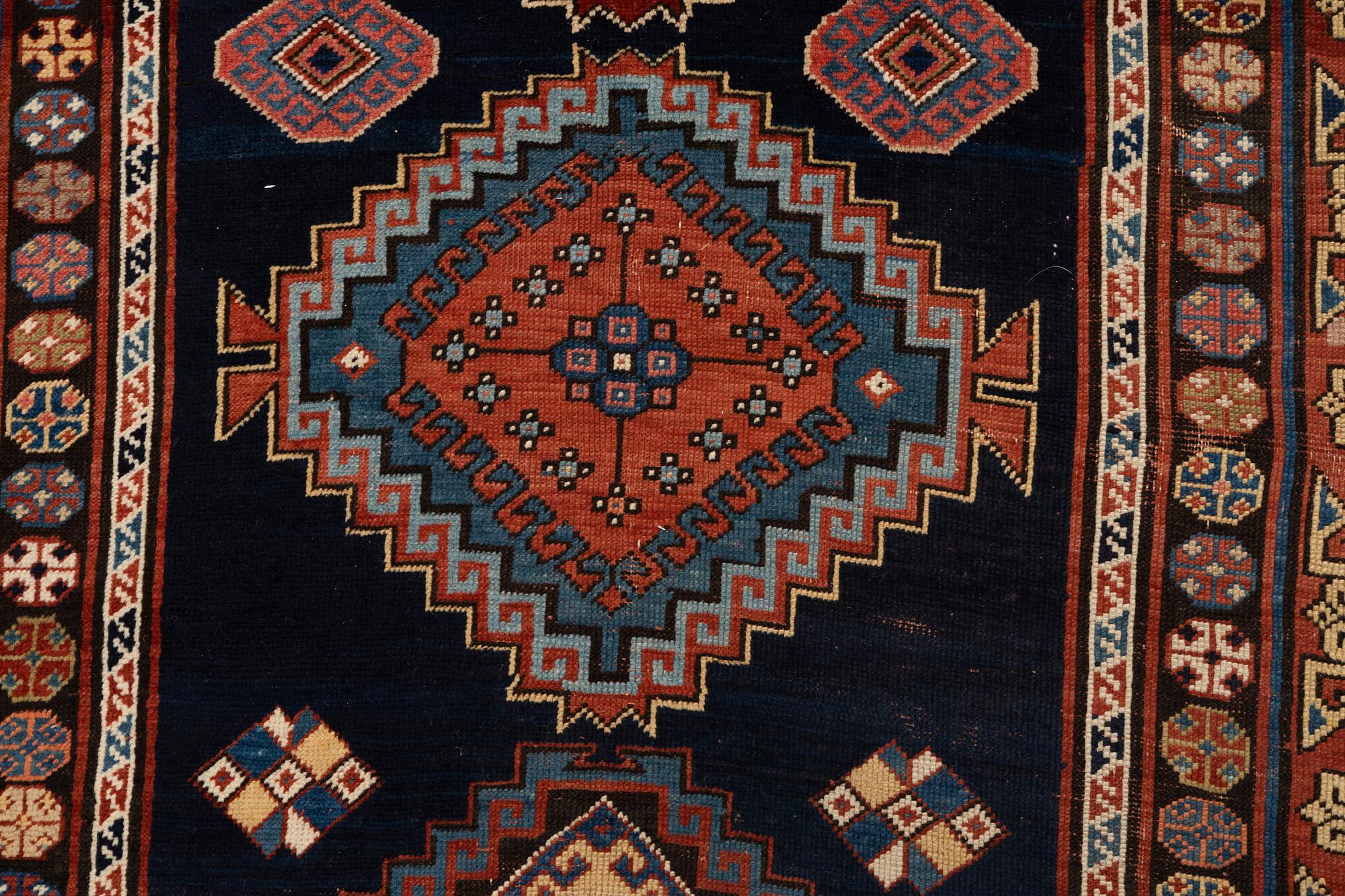 Gallerimatta, Antik Shirvan, sannolikt ca 370 x 140 cm.