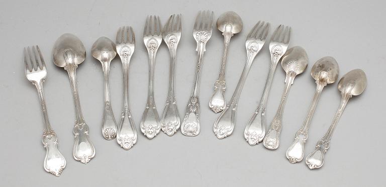 PARTI SILVERBESTICK, 13 delar, bla Gustaf Möllenborg, 1800-1900-tal. Totalvikt ca 500 gram.