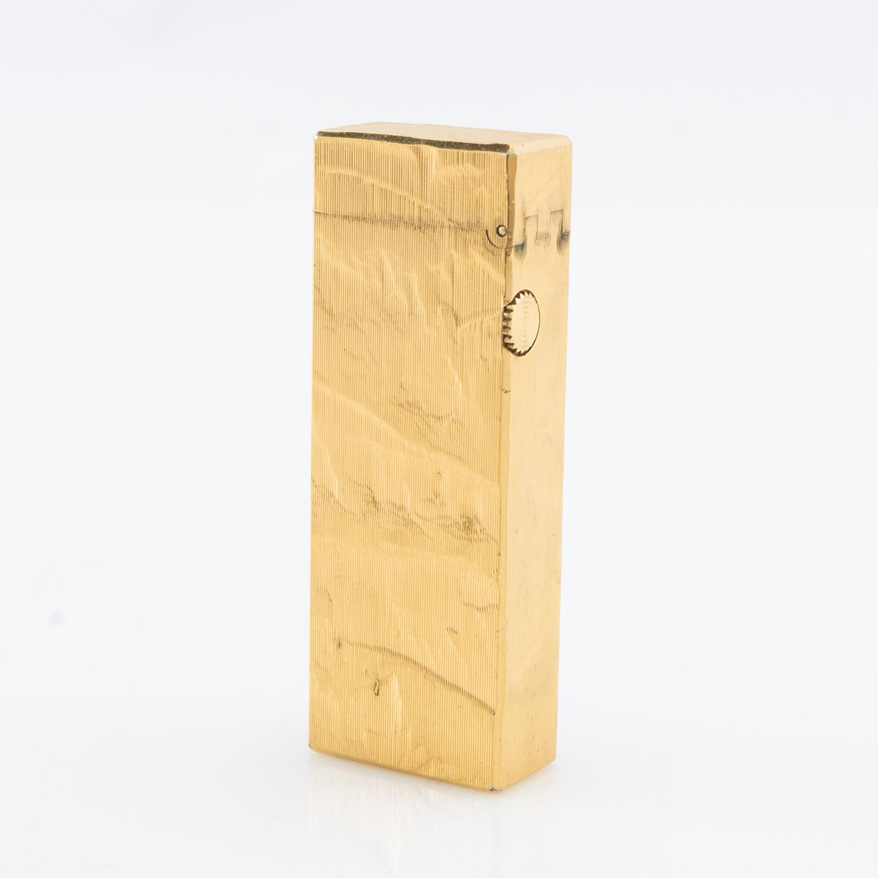 Dunhill lighter.