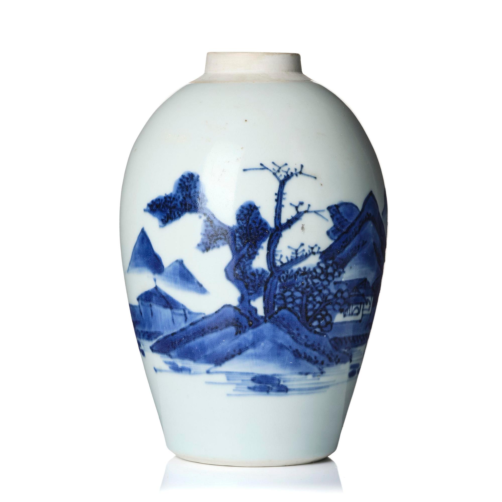 A blue and white 'landscape' vase, Transition, 17th century.