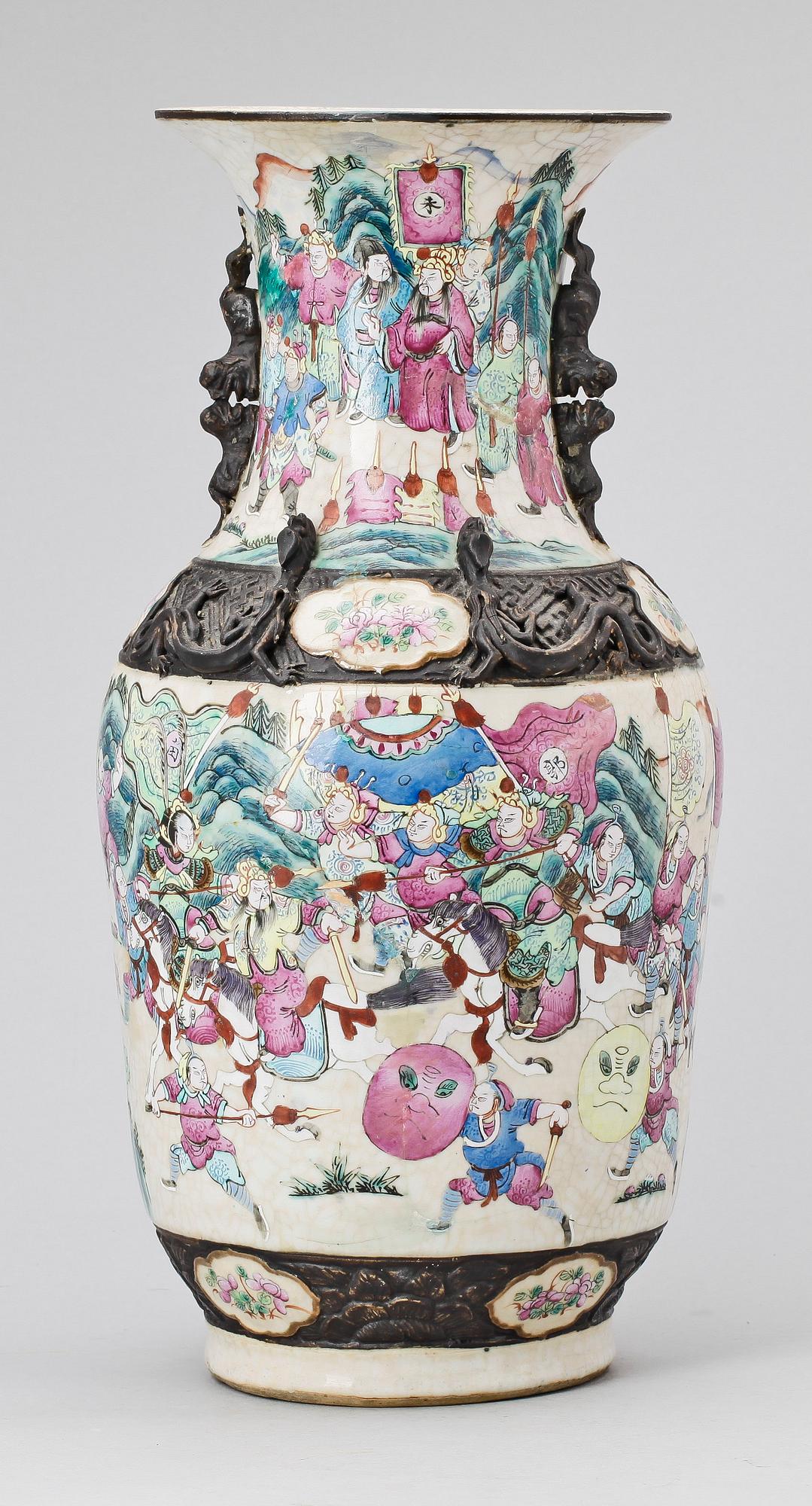 VAS, porslin, Kina 1800/1900-tal.