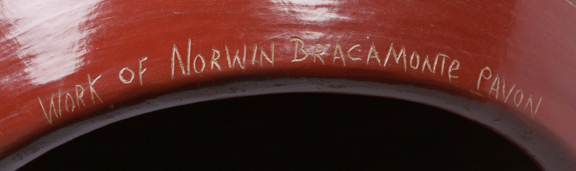 VAS/BORDSLAMPFOT, lergods, Nicaraqua, sign. Norwin Bracamonte Pavon.