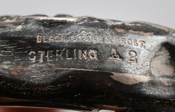 HANDSPEGEL SAMT HÅRBORSTE, silver, Black, Starr & Frost, USA, omkring år 1900.