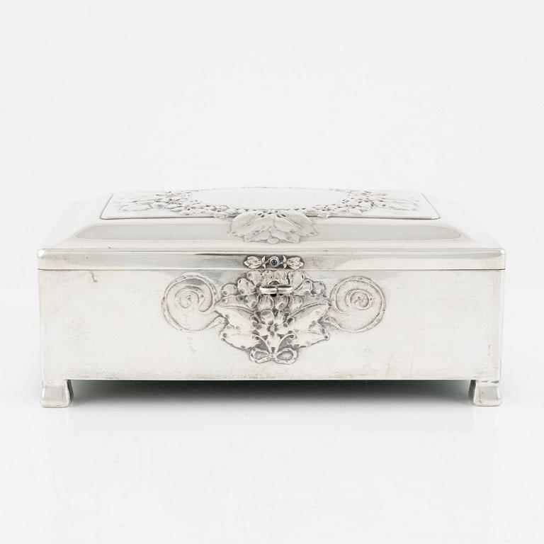 A silver box, CG Hallberg Stockholm 1911.
