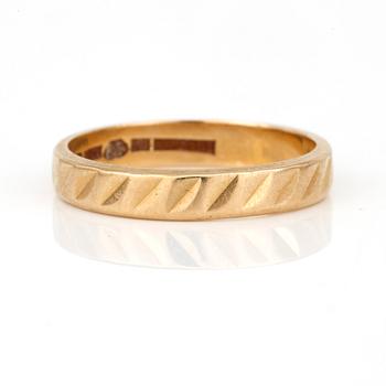 RING, guld 18K, Gustaf Dahlgren & Co, Malmö 1969. Vikt 3,5 gram.
