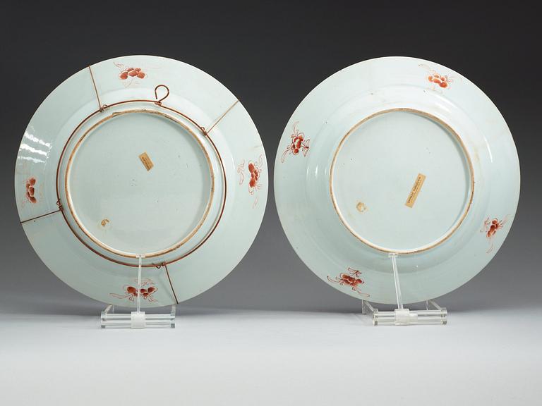 A pair of famille rose chargers, Qing dynasty, Qianlong (1736-95).