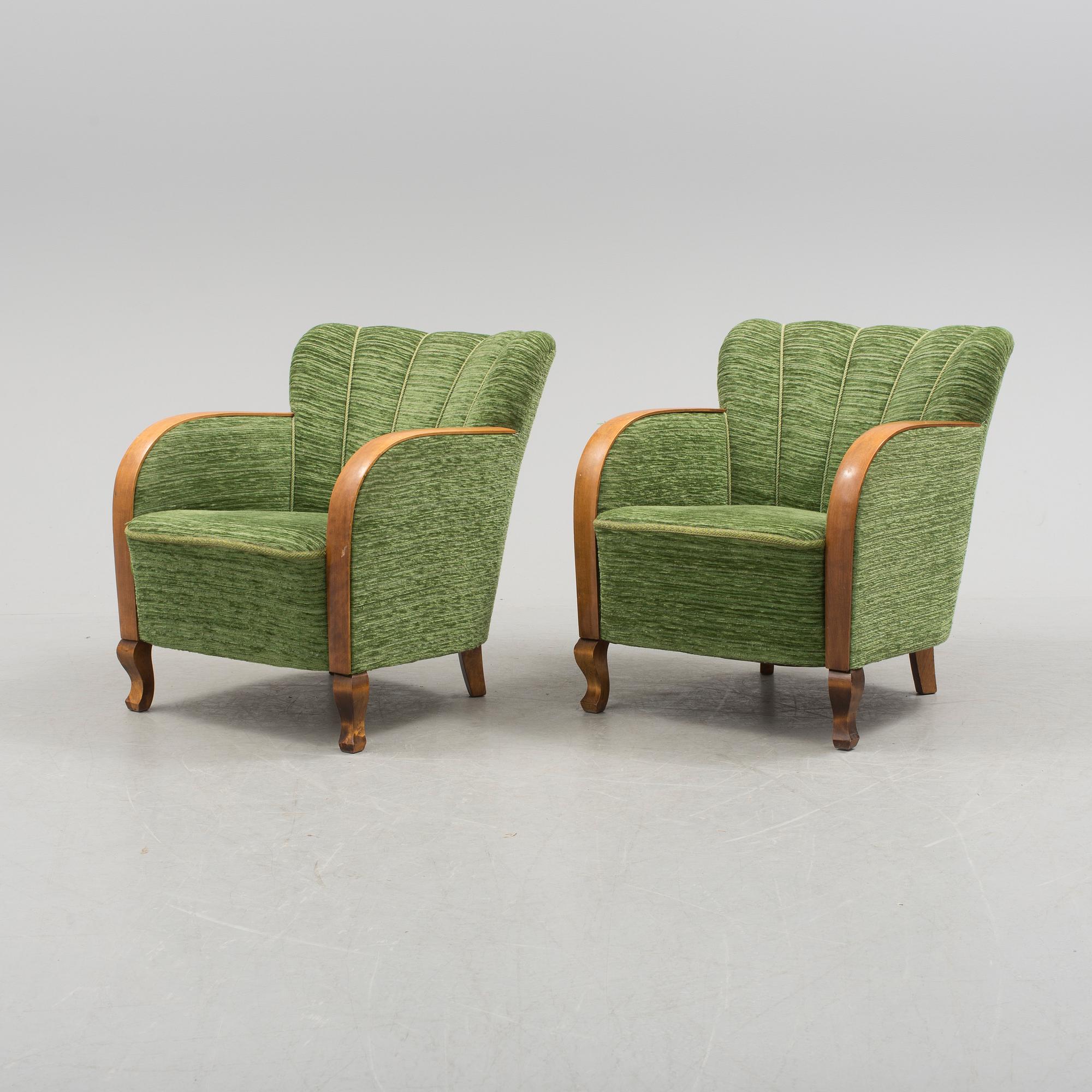 A pair of 1930´s art deco armchairs.